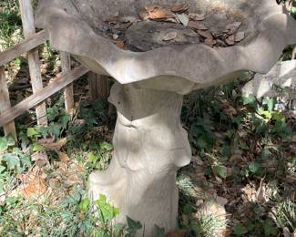 SQUIRREL BIRD BATH