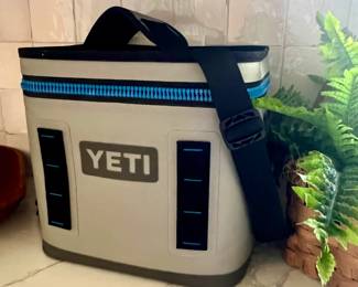 YETI COOLER like new $150 