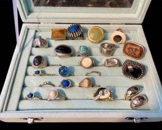 Box of rings 