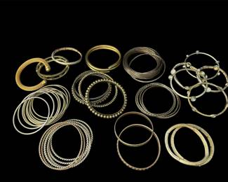 Costume jewelry bangle set