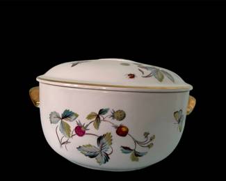 Royal Worcester covered casserole 