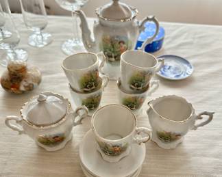 Antique child tea set (swan image)