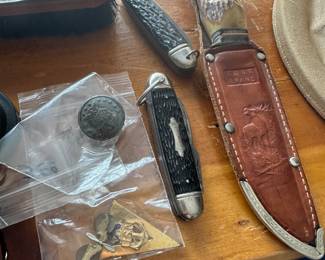 Pocket knives, hunting knife