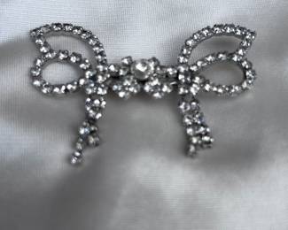 Vintage Rhinestone Brooch - No Missing Stones