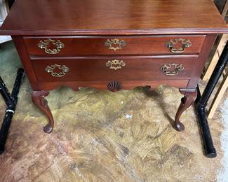 Beautiful Queen Anne Table