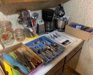 Kitchen items 