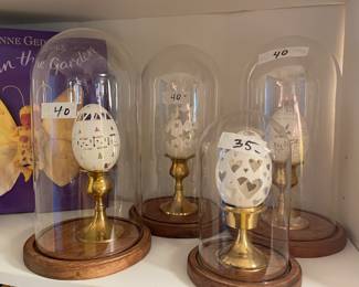 Hand designed (cuts) in emu eggs