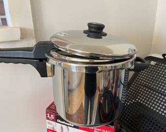 Brand new pressure cooker