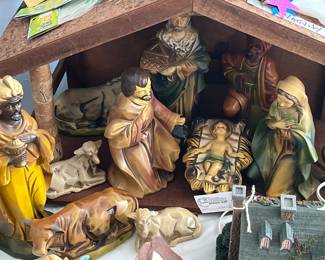 Beautiful nativity, tallest figure stands 9” tall! Also lights up! Wow!