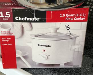 Brand new (never opened) Chefmate Slow Cooker