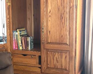 Oak armoire, can be transformed into a portable bar! Also made by American Heirloom, solid oak, excellent condition!