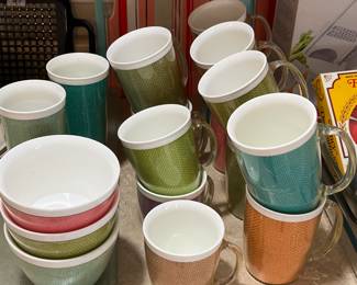 Vintage Raffiaware 18 pc set, insulated with burlap texture in many colors!