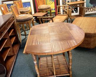 Drop leaf rattan table