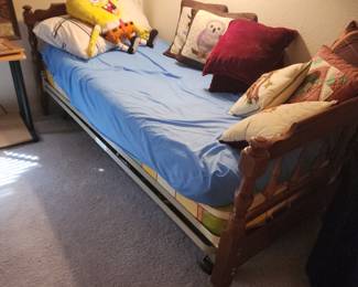 Trundle Bed with Head and Footboard