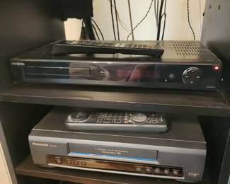 Insignia NS-WBRDVD is a Blu-ray disc/DVD player