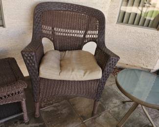 Espresso Wicker Chair With Brown Cushion