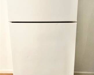 Refridgerator