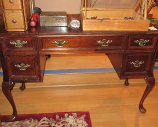 jan small desk