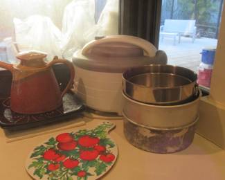 jan kitchen appliance and more pans