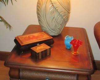 jan end table and lamp