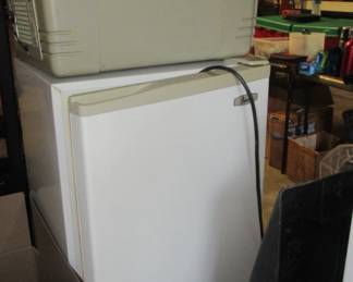 jan plug in cooler and refrigerator
