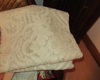 jan lace table clothes