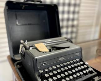 antique type writer