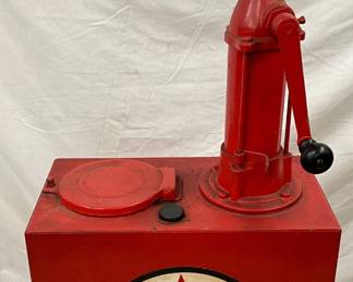 19″ x 42″ Texaco Kerosene Pump with Hand Crank