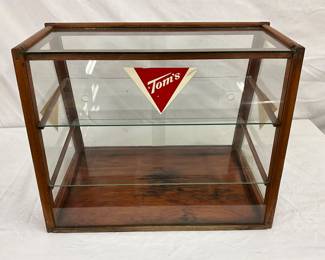 Tom’s Glass and Wood Cracker Display Case, 20″ x 16″