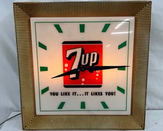 16-Inch Illuminated 7-Up Advertising Wall Clock