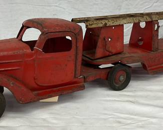 Buddy L 29 1/2×6 Inch Extension Ladder Fire Truck