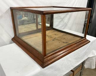 MEASURES 31(W) X 17(T) X 28(D)
