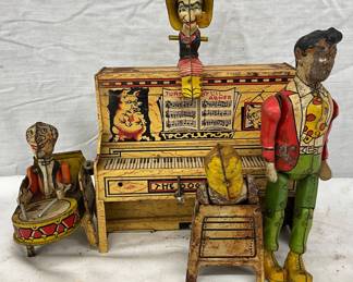 1945 Unique Art Manufacturing Co. ‘The Dog Patch 4’ Tin Lithograph Toy