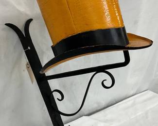 Metal Top Hat Trade Store Display with Mounting Bracket, 10×21