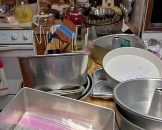 Cake pans for days