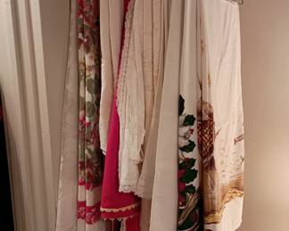 Gorgeous table linens