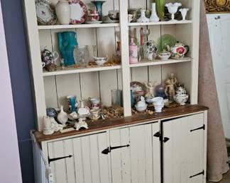 Wainscoting step back cupboard