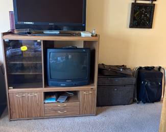 A great many electronics to choose from.