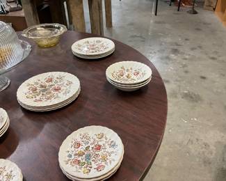 Johnson Bros Staffordshire Bouquet Dinnerware