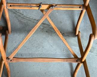 This is an ultra, rare mechanical table by DG Arnold of West Bay City, Michigan! It is an excellent condition and all the mechanics work properly