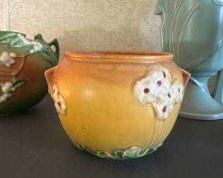 Another stunning Vintage Art Deco Roseville Primrose (1936) Tan Pottery Bowl Vase!