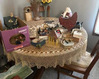 Got the keys today! Here are a few shots of our preliminary walk-through. We start unpacking and displaying tomorrow. Come back every day for pics!