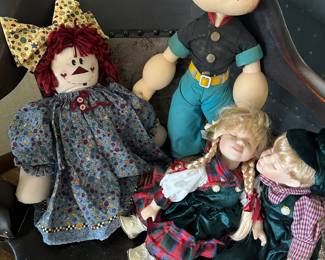 Here was a small collection of random dolls! I love Popeye!