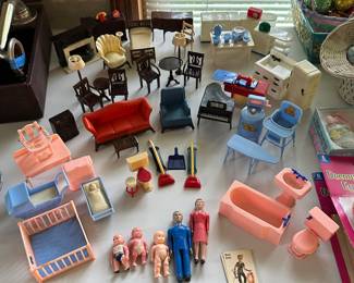 This is an AWESOME collection of vintage Doll House furniture and accessories! Every piece is in excellent condition!