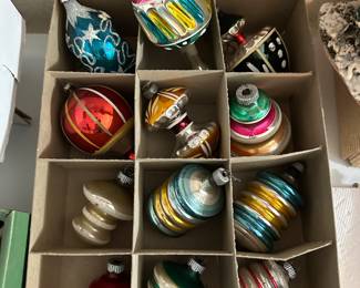 More close ups of the great Vinatge ornaments!