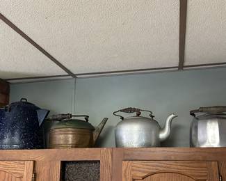 Got the keys today! Here are a few shots of our preliminary walk-through. We start unpacking and displaying tomorrow. Come back every day for pics!
