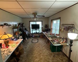 The front room of the farm house has been emptied out and displayed! The boxes and totes have given up MANY treasures! Take a peek…..