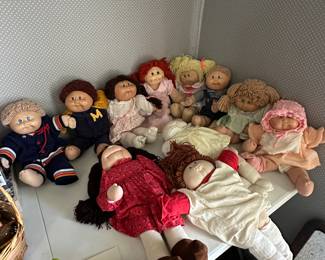 Most of the dolls are Cabbage Patch dolls