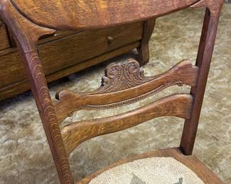 This is an absolutely fantastic oak dining room table and six chairs! Made by the Imperial furniture factory in Grand Rapids, Michigan!