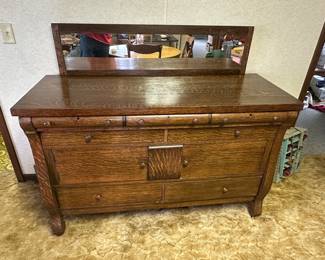 Just finished cleaning and polishing this beautiful 1/4 sawn tiger oak buffet! It’s stunning!